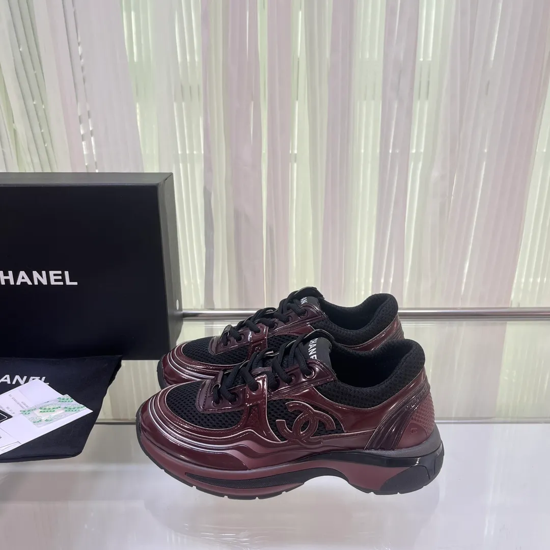 👟👟Ex-factory price 640👟👟 Latest 5 colors! Super pretty! 2023 super popular Chanel Chanel 23C King of Horns series casual sports shoes, incomparably beautiful and easy to wear, absolute fairy style, very light, super soft inside, super comfortable, breathable upper design, high-end color matching, versatile, must-have model of the year, upper: cowhide and cloth stitching, original craftsmanship, lining: breathable mesh, original foam combination outsole, size: 35-45